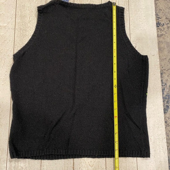 Catherine Stewart for BellePointe poinsettia sweater vest ugly Christmas sweater - Picture 10 of 10